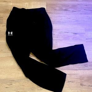 Men’s Under Armour Black Sweatpants. Size M